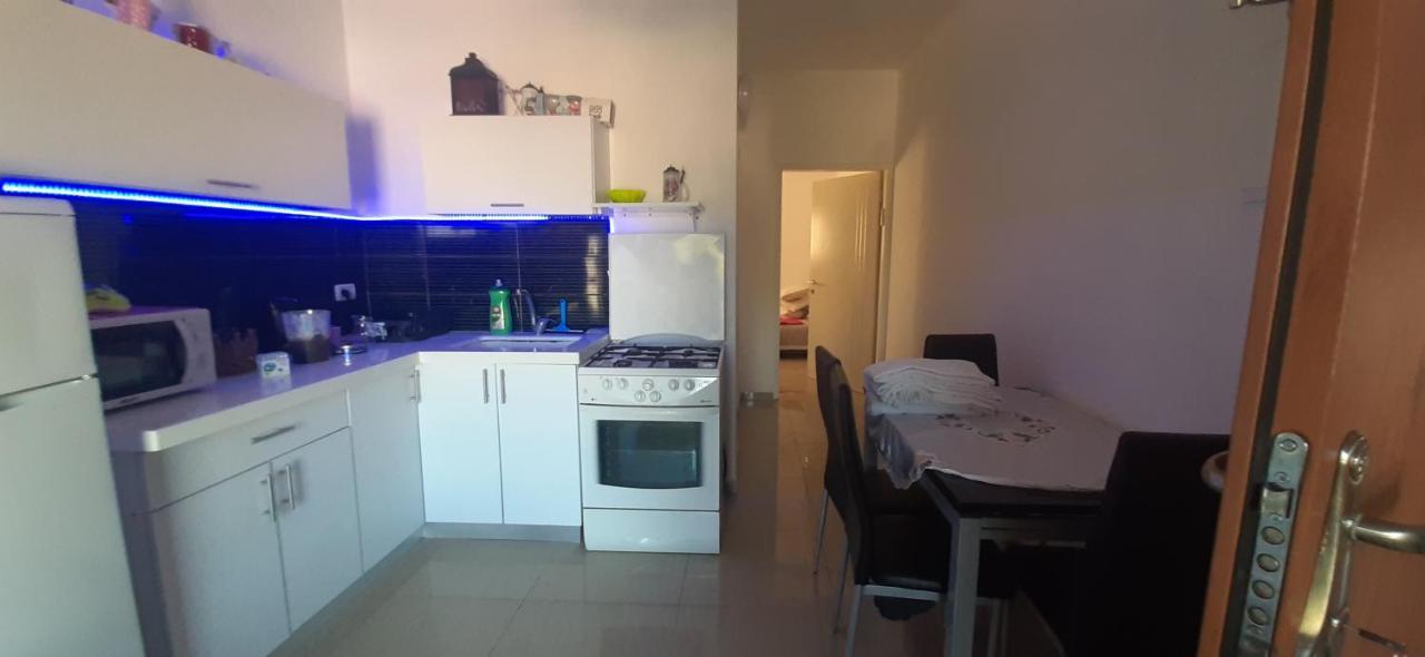Family Apart Nahariya Exterior foto